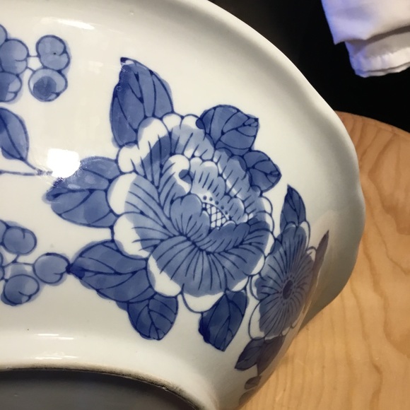 Vintage Canton Collection Blue & White Ceramic Bowl (W 12” x H 3.25”) - Picture 4 of 10